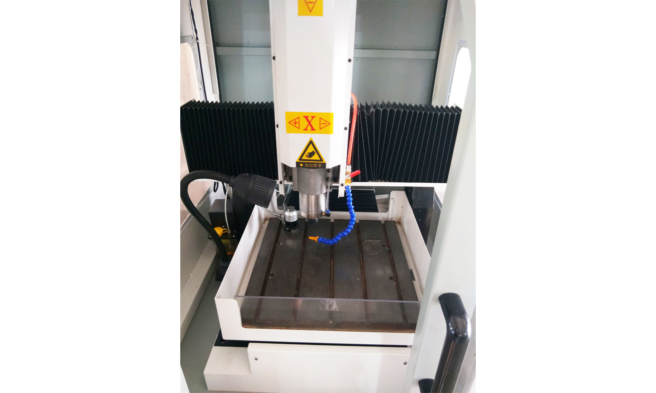 JS-440Q全包小型模具精雕機 JS-440Q全包小型模具精雕機